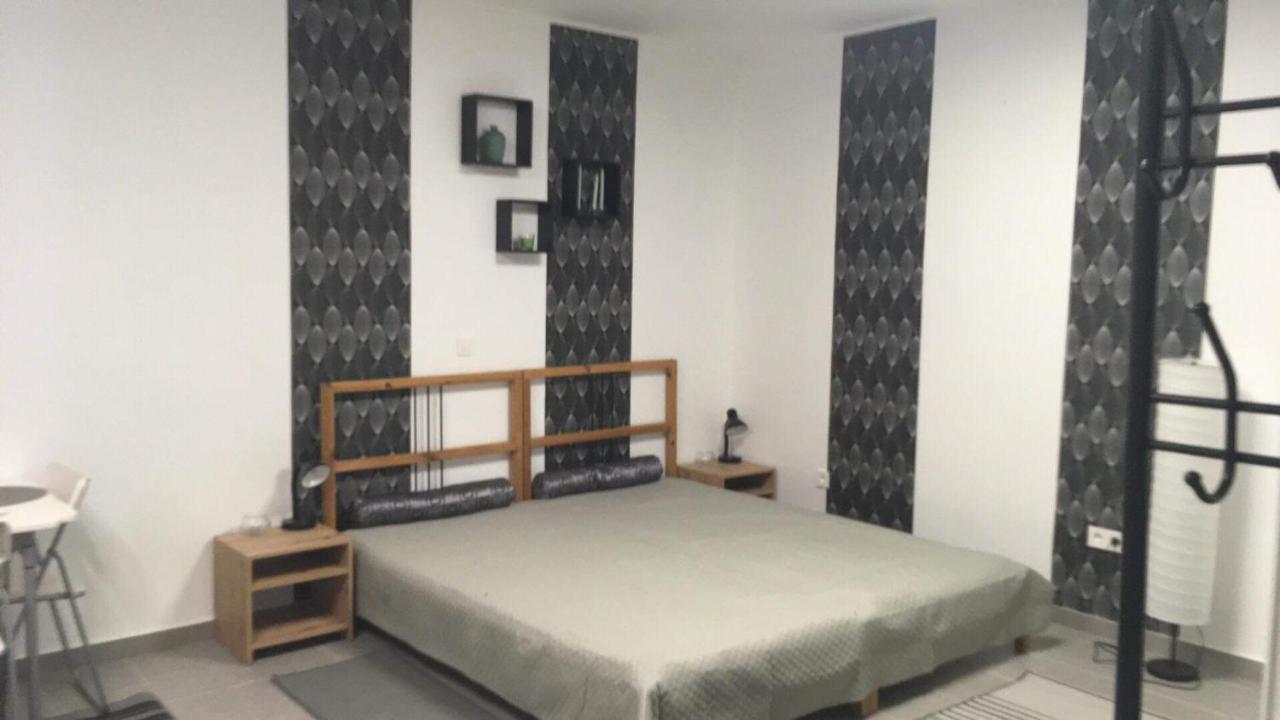 Cuki Apartmanok Dombovar Exterior photo